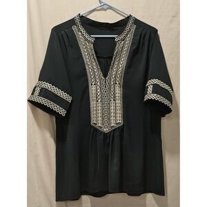 Embroidered V-Neck Casual Blouse Elbow Length Sleeves Size Medium